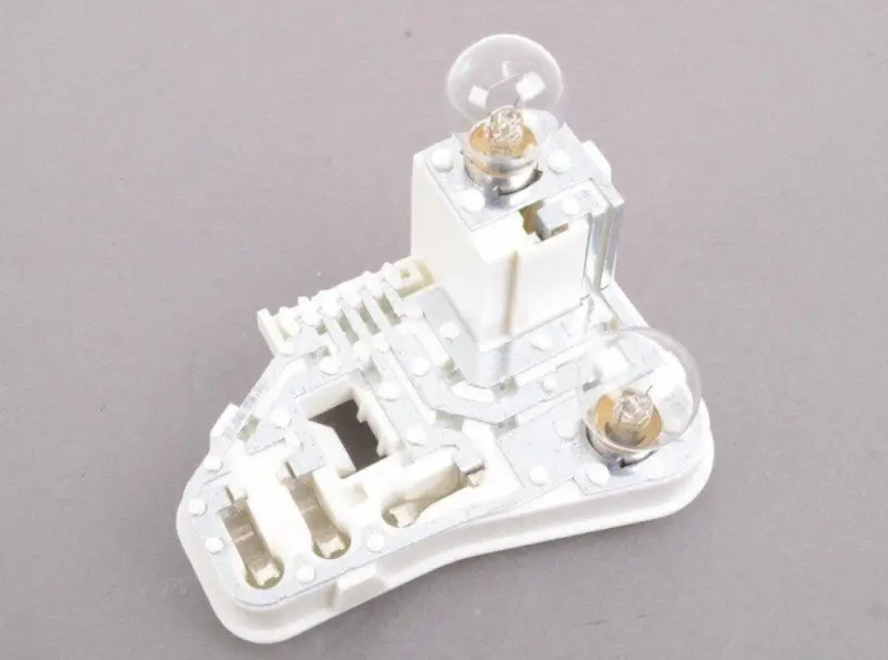 Porte-lampe de feux arrière extérieur (coté au choix) pour BMW Série 3 E90 LCI Réduction