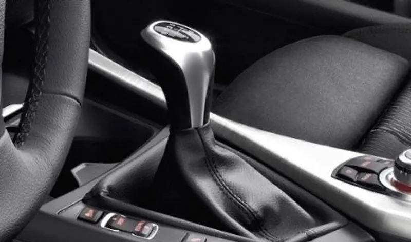 Authentique Pommeau de levier de vitesses gainé cuir avec insert décoratif chromé, aspect perlé pour BMW Série 4 F32 F33 F36 GC