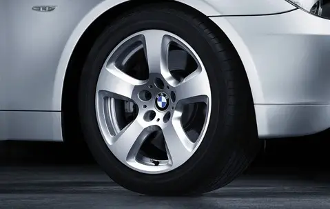 Achetez Aujourd’hui Jante 17&Prime; Style 243 pour BMW Série 5 E60 E61