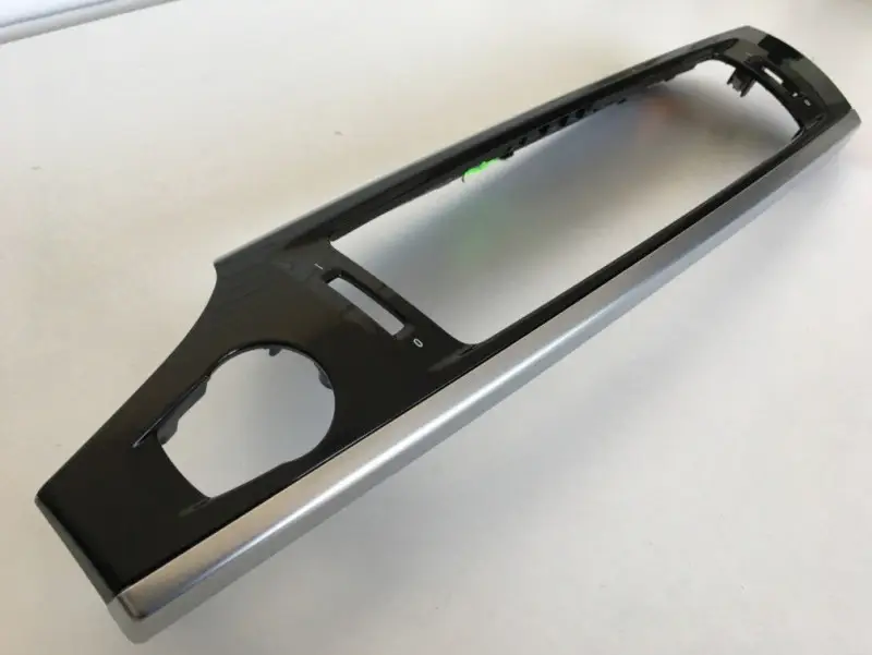Cache tableau de bord central noir brillant pour BMW X4 F26 Paiement Sécurisé