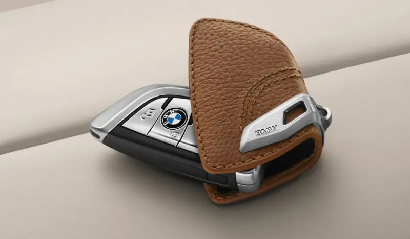 Affaire À Saisir Etui à clés BMW couleur Sattelbraun avec fermoir en acier inox pour BMW Série 1 F40