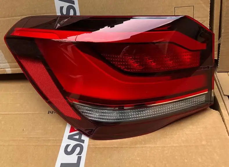 Petit Prix Feu arrière LED panneau latéral ( coté au choix) pour BMW X1 F48 LCI phase 2