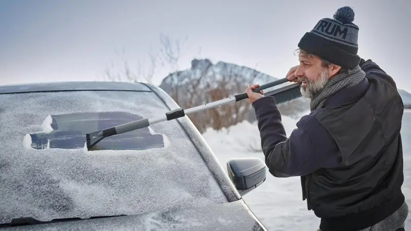 Promotion Saisonnière BMW grattoir à givre télescopique avec balai