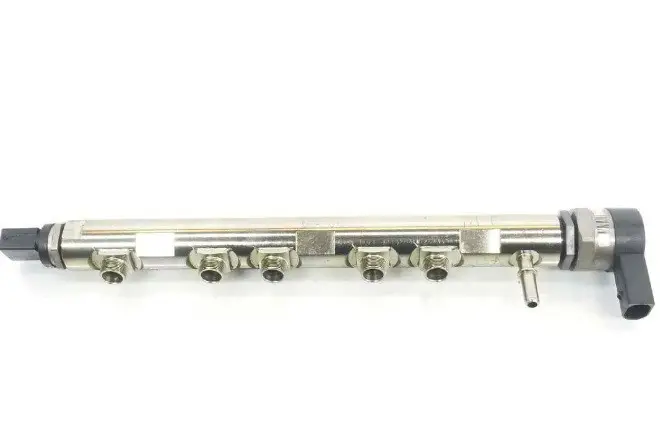 Réservoir à pression / Rampe d&rsquo;injection pour BMW Série 1 E81 E82 E87 E88 (120d / 123d) Prix Réduit