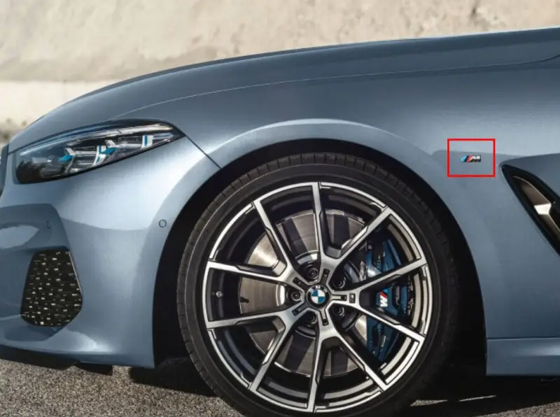 Remise Logo BMW M d&rsquo;aile avant – Cerium Grey pour BMW Série 1 F20 F21 F40