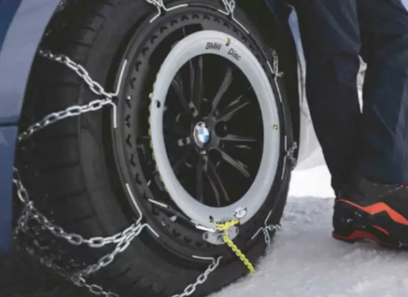 Chaînes neige Disc pour dimensions 225/55R17 245/45R18 et 245/40R19 pour BMW Série 5 F10 F11 G30 G31 Acheter Direct