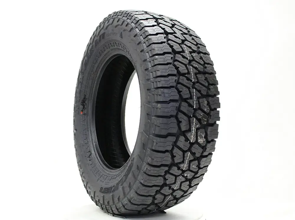 Commander Maintenant FALKEN WILDPEAK A/T AT3WAMedium