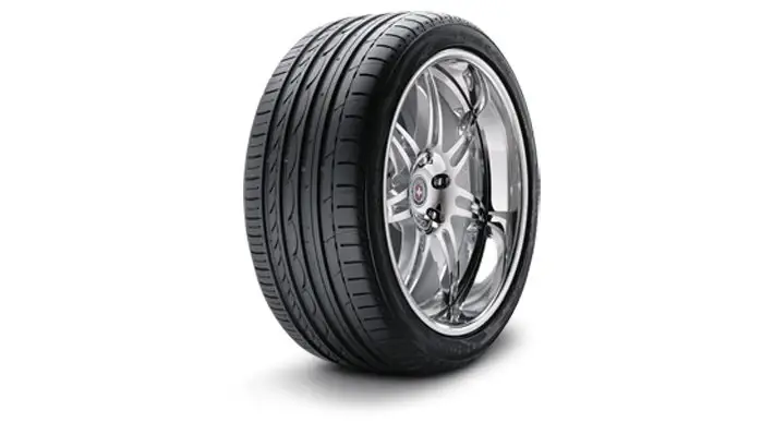 YOKOHAMA ADVAN SPORTPremium Commander Maintenant
