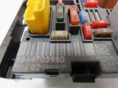 Usine Directe PLATINE FUSIBLE AV